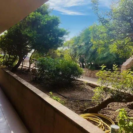 Casa de hóspedes Happy With Garden And Terrace 3*